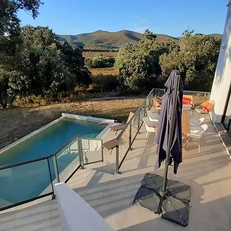 Rossa Contemporaine Piscine Chauffee Villa *