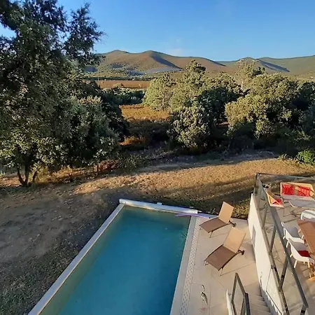 Rossa Contemporaine Piscine Chauffee Villa