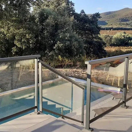 Rossa Contemporaine Piscine Chauffee