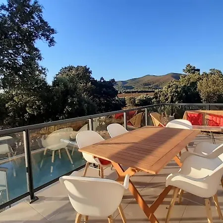 Rossa Contemporaine Piscine Chauffee Villa *