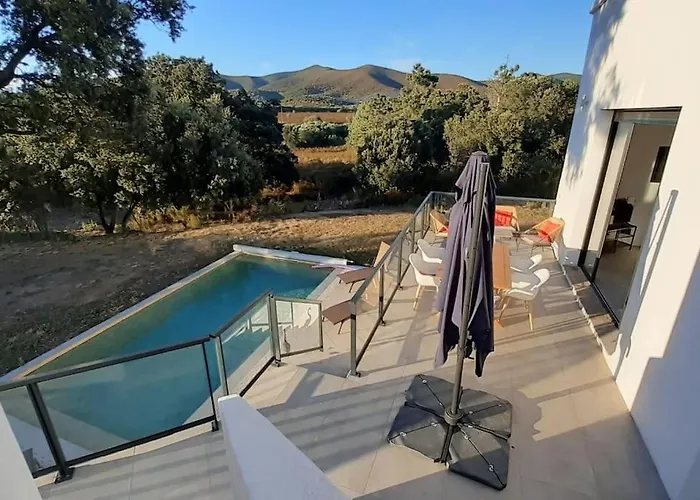 Rossa Contemporaine Piscine Chauffée Villa *