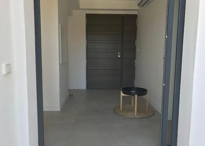Rossa Contemporaine Piscine Chauffée