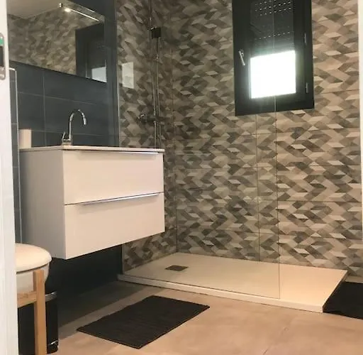 Rossa Contemporaine Piscine Chauffée