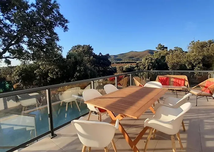 Rossa Contemporaine Piscine Chauffée Villa *